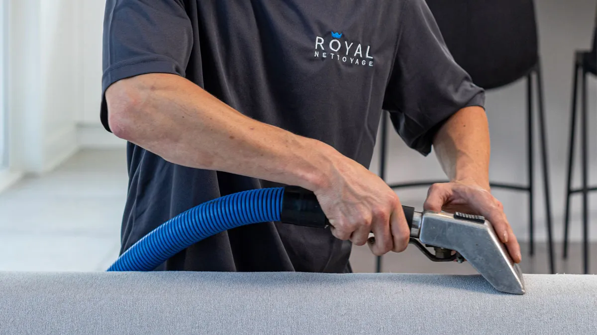 Meubles, matelas et moquettes